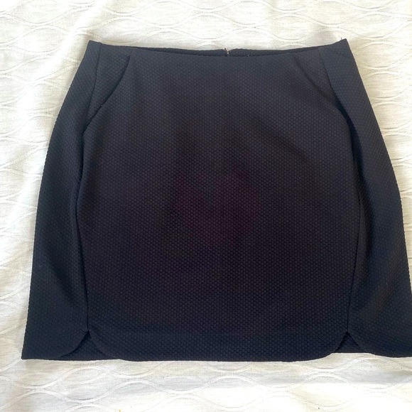 Lauren Conrad Simple Black textured mini Skirt - Picture 2 of 13